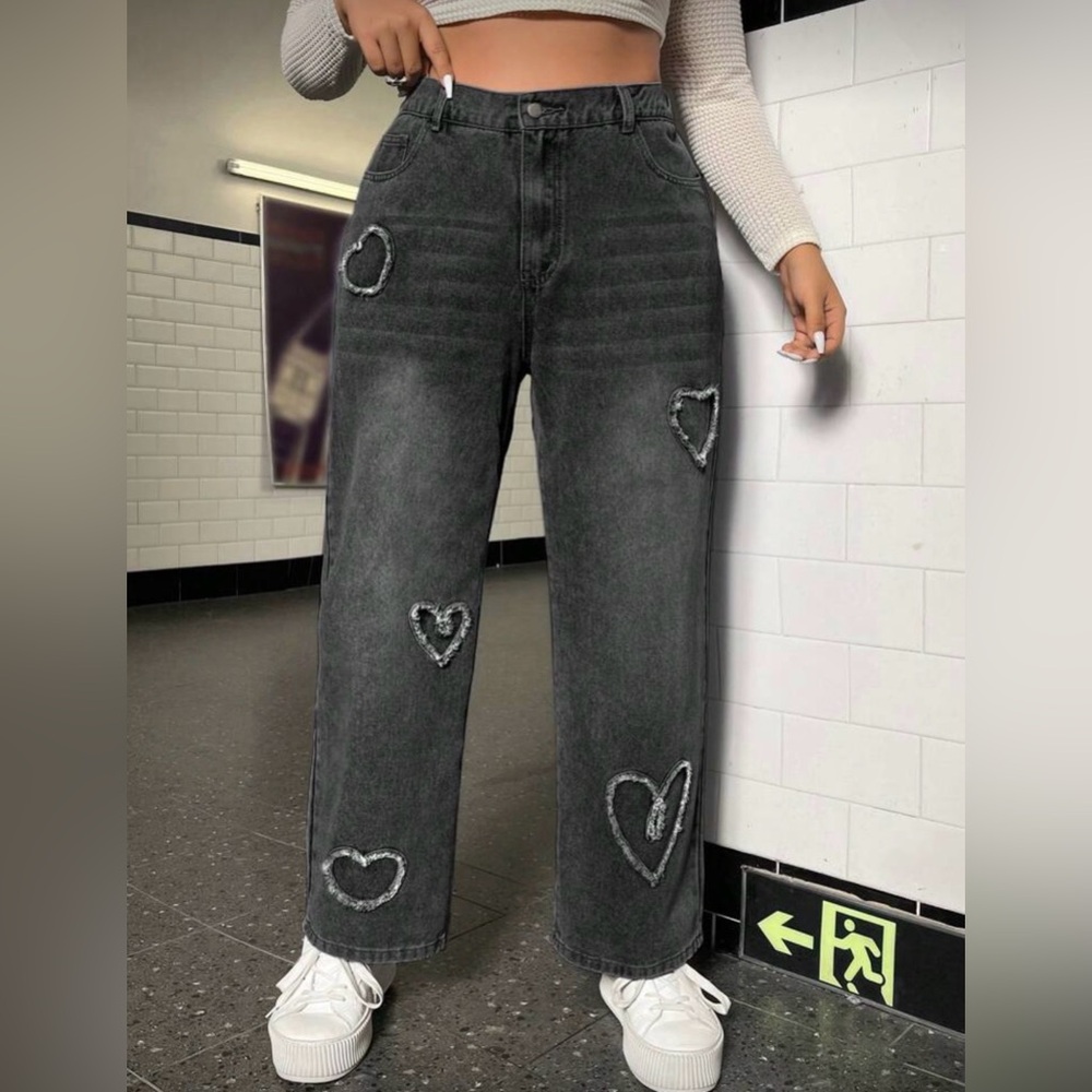 SHEIN ICON Plus Heart Print Straight Leg Boyfriend Jeans
